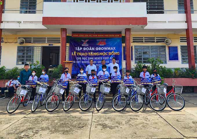 tặng xe đạp thiện nguyện tại long an 2