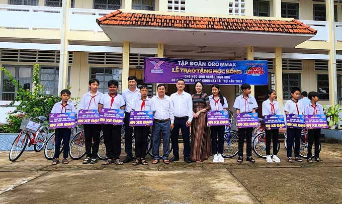 tặng xe đạp thiện nguyện tại sóc trăng 3