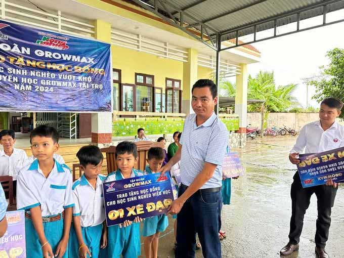 tặng xe đạp thiện nguyện tại bạc liêu 2