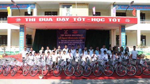 tặng xe đạp từ thiện tại bình ngọc móng cái 1