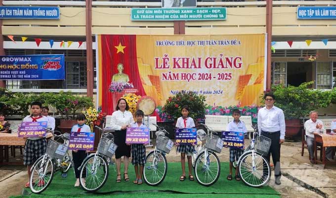 tặng xe đạp từ thiện tại dbscl 1804-2