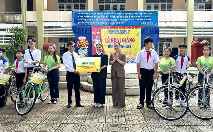 Chương trình tặng xe đạp từ thiện