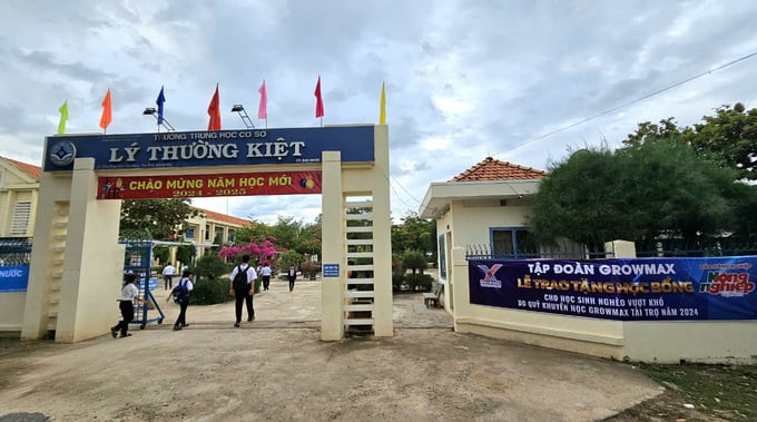 tặng xe đạp từ thiện cho học sinh nghèo