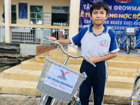 tặng xe đạp cho học sinh nghèo