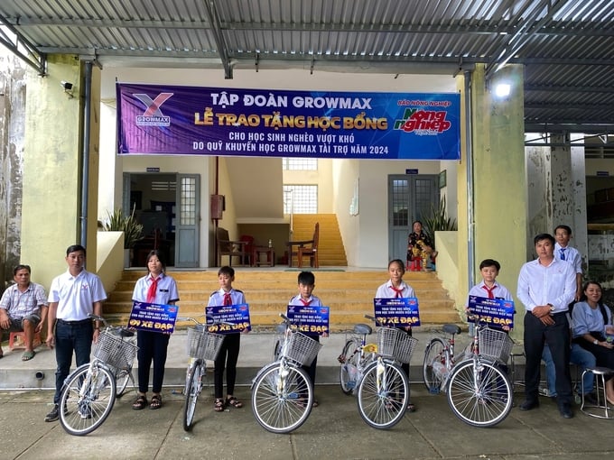 tặng xe đạp từ thiện cho trẻ em nghèo dbscl 6