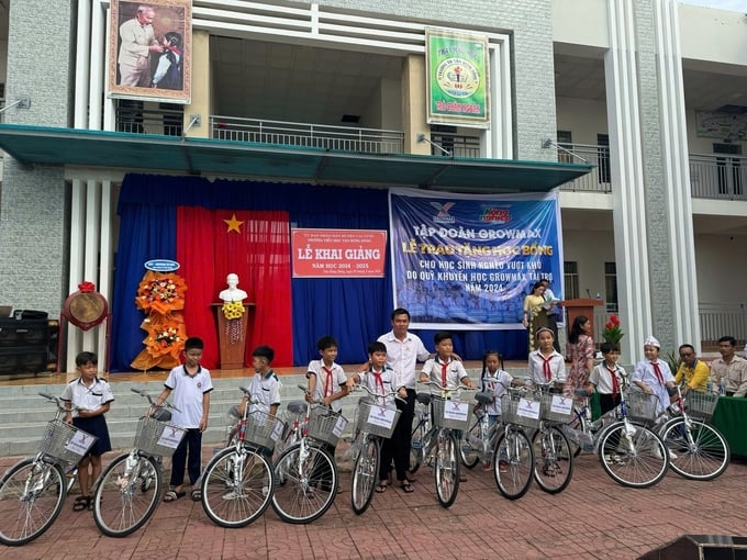 tặng xe đạp từ thiện cho trẻ em nghèo dbscl 9
